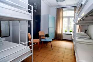 Хостелы Warsaw Hostel Centrum Варшава Кровать в общем 6-местном номере-2